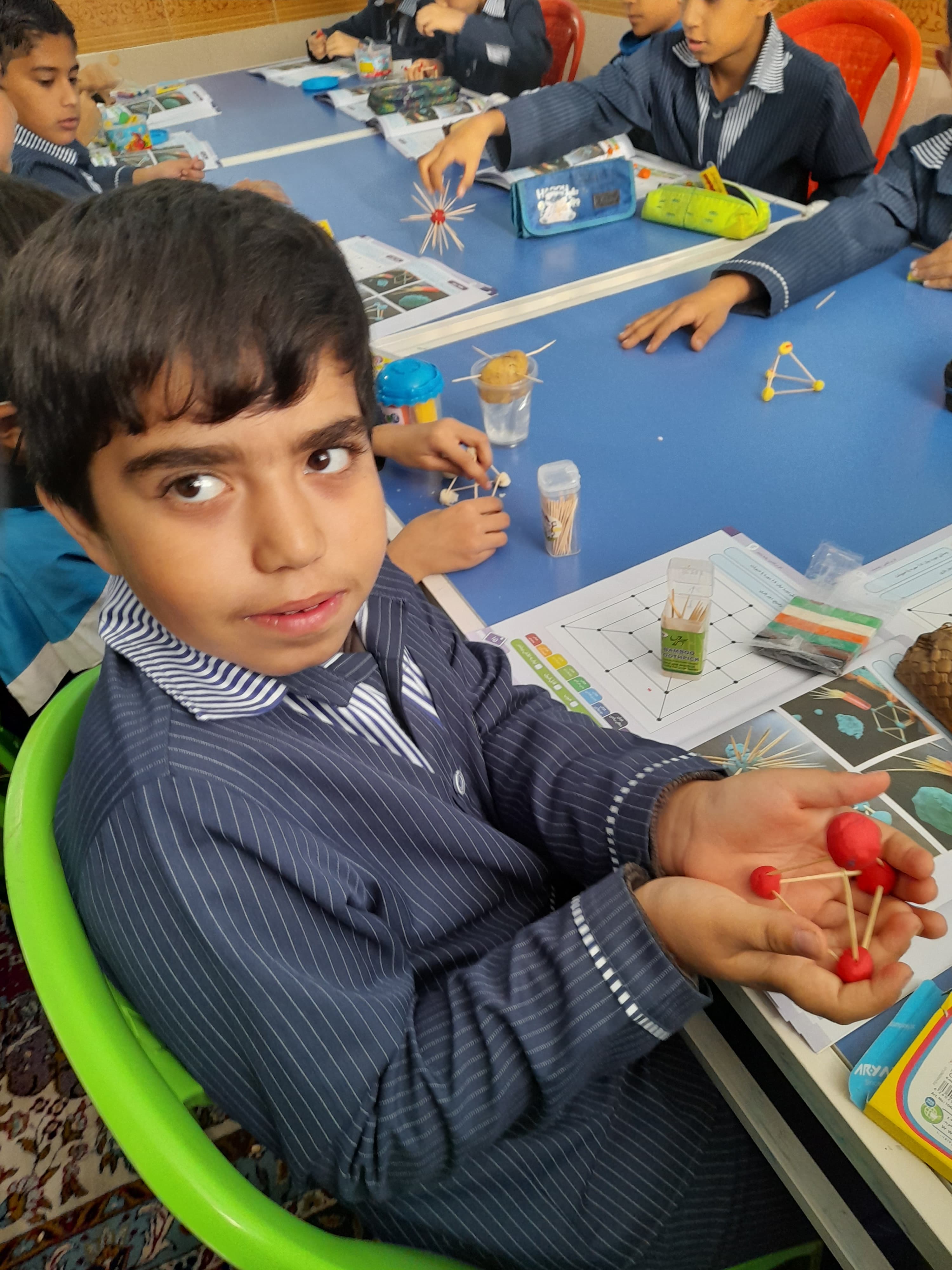 کاردستی و کارورزی دانش آموزای گلم 