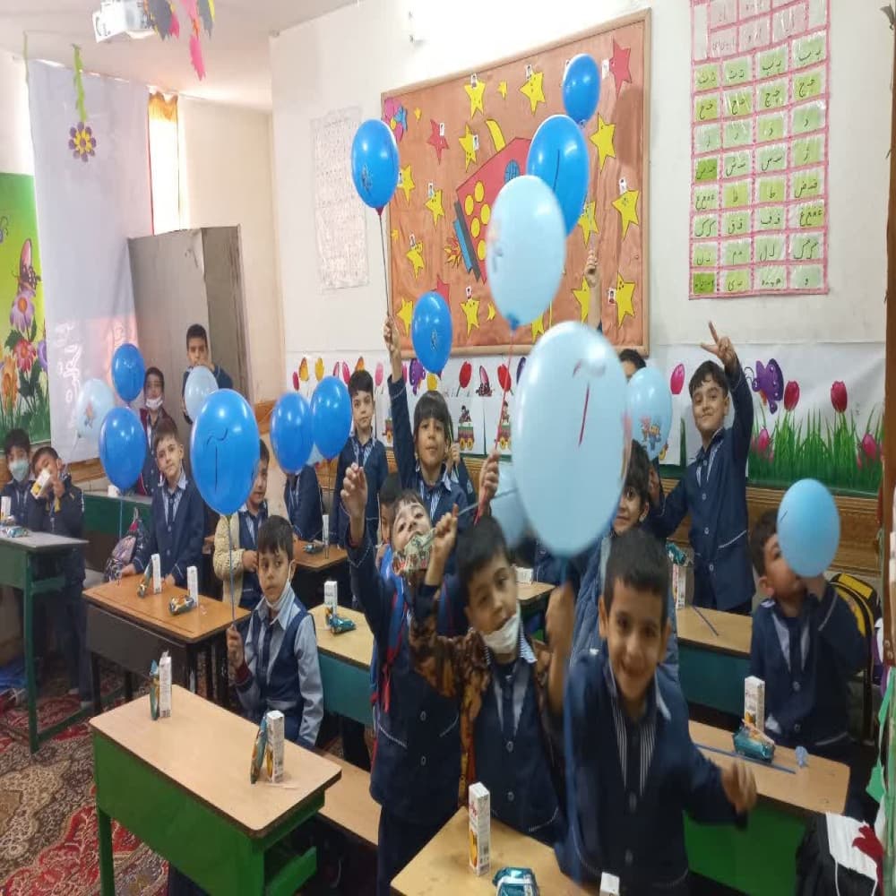 مروری بر خاطرات کلاس اول سرکار خانم زند 