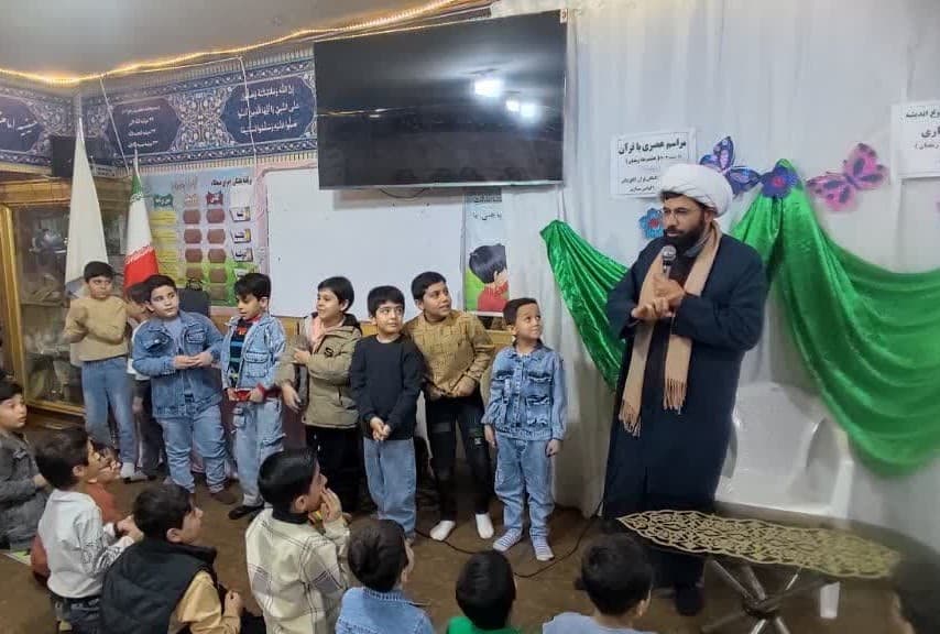برگزاری افطاری به مناسبت ماه مبارک رمضان در مدرسه