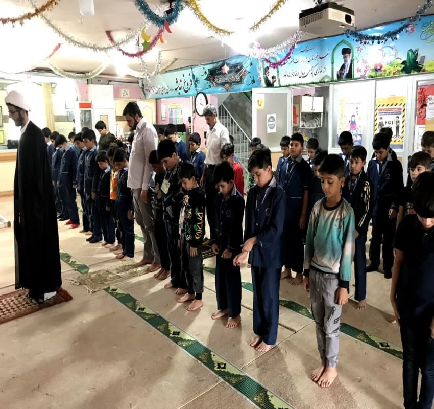 برگزاری نماز جماعت